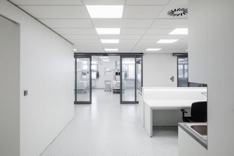 Silent heals. Acoustics in healthcare - Rudolf and Stefanie Hospital Benešov - foto: Tomáš Souček