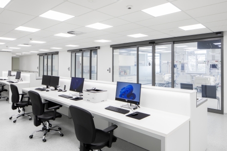 Ticho léčí. Akustika ve zdravotnictví - Nemocnice Rudolfa a Stefanie Benešov - foto: Tomáš Souček