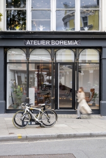 Showroom LD Seating in London: Czech furniture against the backdrop of Victorian architecture - foto: Alex Moira