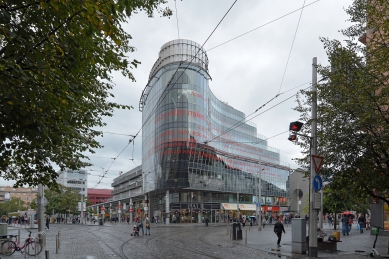 Zlatý Anděl je již čtvrt století dominantou pražského Smíchova - foto: Petr Šmídek, 2019