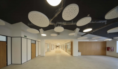 Autostyl Trutnov: proměna industriální budovy v moderní multifunkční prostor