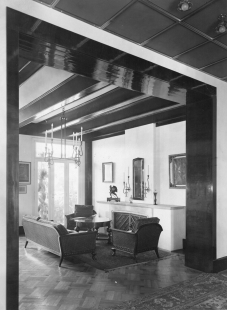 Apartment of the Lorka couple - Main living space in the apartment of the Lorka couple - foto: ateliér de Sandalo Brno. Zdroj soukromý archiv potomků rodiny