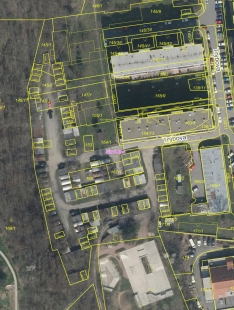 Ze Žlutého kopce v Brně zmizí garáže, město je koupí a zbourá 