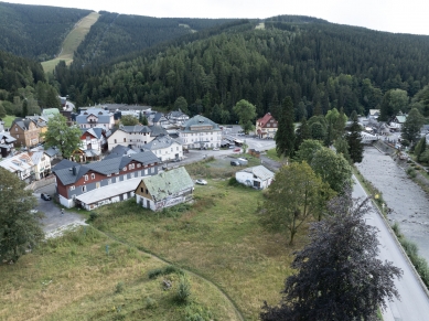 Do finále soutěže na nové centrum Špindlerova Mlýna postoupily tři týmy - Fotografie dnešního centra Špindlu