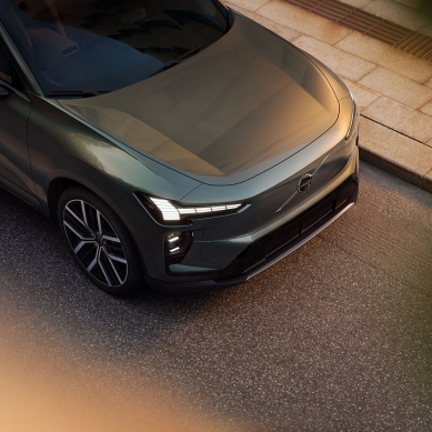 Car as an experience. Volvo comes with an exclusive offer for architects - Volvo EX60 – a new addition to the fully electric SUV lineup from Volvo. With a range of up to 810 km, power of up to 680 horsepower, and fast charging, it demonstrates where modern premium mobility is heading.