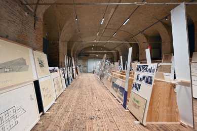 Neutralita rakouské poválečné architektury v AzW - foto: Petr Šmídek, 2026