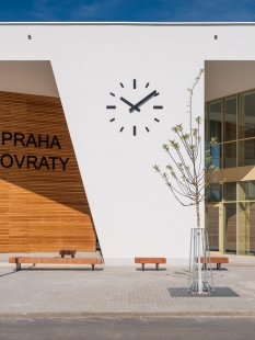 Kolovraty mají novou školu: chytré učebny, dvě tělocvičny i atrium pro děti
