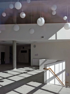 Kolovraty mají novou školu: chytré učebny, dvě tělocvičny i atrium pro děti