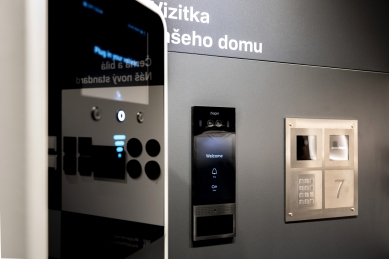 <b>Black and white for every interior!</b>
