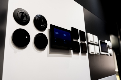 <b>Black and white for every interior!</b>