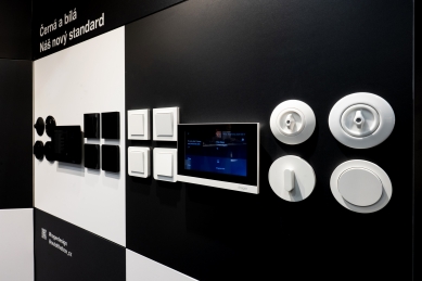 <b>Black and white for every interior!</b>