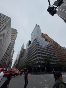 Workers stabilized the building in Manhattan, whose load-bearing columns had deformed