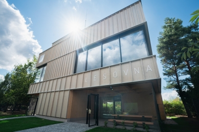 ČZÚ otevřela v Suchdole dřevostavbu Lesovna, bude sloužit studentům