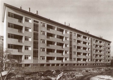 Pozvánka na výstavu Jiří Kroha – architekt, malíř, designér, teoretik - Nájemné domy města Brna, 1946-1948 (spolupráce V.Kuba-J.Polášek-J.Bureš) - foto: Muzeum města Brna