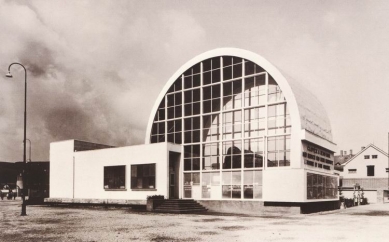 Pozvánka na výstavu Jiří Kroha – architekt, malíř, designér, teoretik - Pavilon na výstavě soudobé kultury v Brně, 1927 - foto: Muzeum města Brna