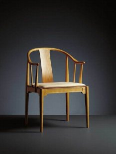 Příběh skandinávské moderny II. - Hans J. Wegner, židle China, (1944) - foto: Fritz Hansen