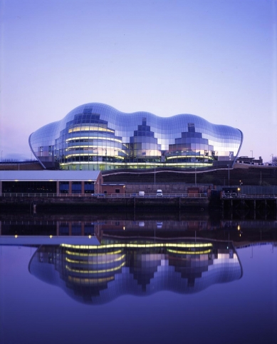 Foster&Partners: Gateshead - foto: Figueras Srl.