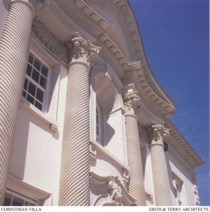 Quinlan Terry - Corinthian Villa, 2000-02 - inspirace Borrominim a radikálním středoevropským barokem, první barokní zvlněná fasáda v anglické architektuře - foto: © QFT Architects