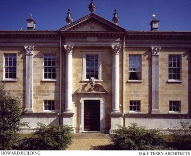 Quinlan Terry - Howard Building Downing College, Cambridge, 1985-89 - posluchárna a sál pro divadelní a hudební představení - foto: © Mary Ann Sullivan a QFT Architects