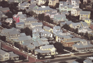 Andrés Duany a Elizabeth Plater-Zyberk - Seaside, Florida, projekt 1978, dokončeno - letovisko, první významná realizace podle zásad Nového urbanismu a jeho úspěšná ikona - foto: © DPZ