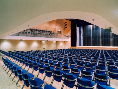 Multifunkční systémy sezení - Kulturní centrum v německém Bergheimu - foto: Figueras Srl.