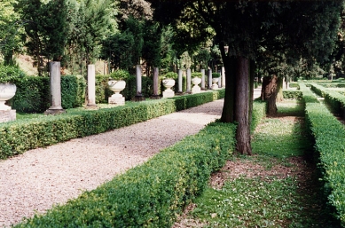 Vznik, vývoj a současnost zahradní (krajinářské) architektury - Villa Madama, Řím - foto: archiv autora