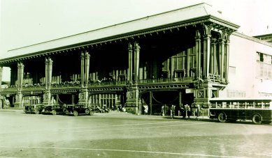 Za Janem Hirdem Pokorným - Přístavní budova Battery, New York, 1999, původní stav - foto: bernstein assoc.