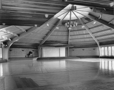 Za Janem Hirdem Pokorným - Centenary College, Reevesova budova Unie studentů, Hackettstown, New Jersey, 1949–1954 - foto: Ben Schnall