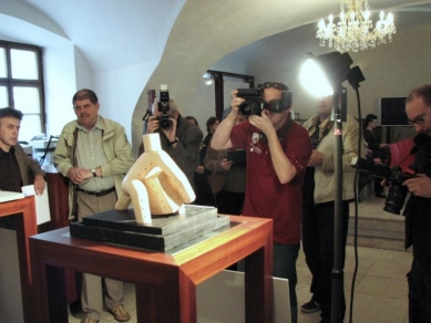 Strange Adoration of Sculptor Kotrba - foto: Urbancentrum Brno