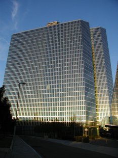 Věda, architekti a památky - <B>Mnichov</B>: Boční stěna nižší věže. - foto: Martin Horáček