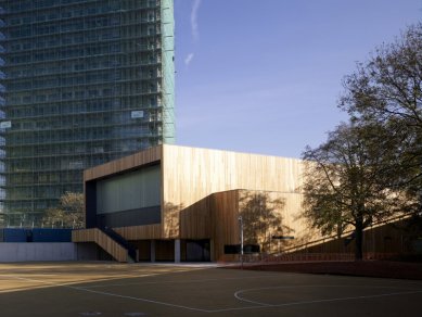 Stirling Prize 2008 - nominované stavby - Westminster Academy v Naim Dangoor Centre, Londýn, Allford Hall Monaghan Morris - foto: © Tim Soar