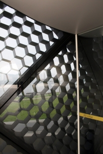 Oscar Niemeyer v Niterói [BR] - Teatro Popular [2007] - Divadlo - foto: Peter Malaga