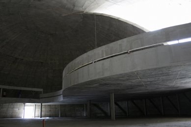 Oscar Niemeyer v Niterói [BR] - Teatro Popular [2007] - Divadlo - foto: Peter Malaga