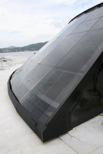 Oscar Niemeyer v Niterói [BR] - Estacao Hidroviária de Charitas [2004] - Přístav osobní lodní dopravy Niterói-Rio - foto: Peter Malaga