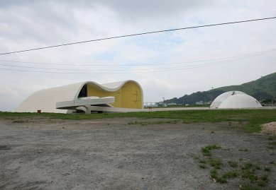 Oscar Niemeyer v Niterói [BR] - Teatro Popular [2007] - Divadlo - foto: Peter Malaga