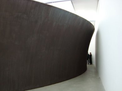 Richard Serra v londýnské Gagosian Gallery - foto: Rasto Udzan
