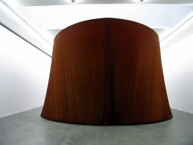 Richard Serra v londýnské Gagosian Gallery - foto: Pavel Nasadil