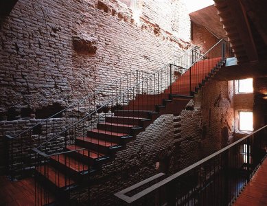 Lecture of the Circle: José Ignacio Linazasoro - Reconstruction and completion of the San Fernando church in Madrid.