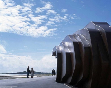 Fascinující realizace designéra Thomase Heatherwicka - Seaside restaurant, East Beach Cafe, Littlehampton - foto: heatherwick.com