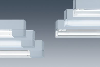 Jedinečná světelná linie! - Světelná linie Linaria je dostupná se třemi optikami: Čirá  přesvědčí jednoduchou formou. Difúzní  se vyznačuje homogenním světlem. Podélný prismatický kryt skvěle omezuje podélné oslnění, a proto se výborně hodí pro použití v kancelářích a na pracovištích. - foto: Zumtobel