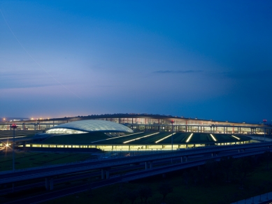 Lubetkinovou cenou byl oceněn olympijský stadion v Pekingu - Finalista: Terminál mezinárodního letiště v Pekingu - Foster and Partners - foto: © Nigel Young