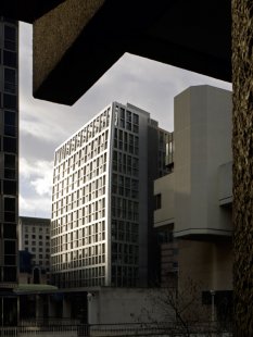 Stirling prize 2009 - nominované stavby - 5 Aldermanbury Square, Londýn - Eric Parry Architects - foto: Tim Soar
