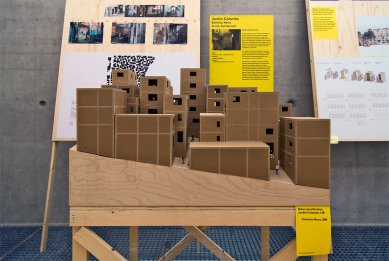 4. bienále architektury v Rotterdamu - Příspěvek Christiana Kereze k otázce divoce rostoucích favelas. - foto: Petr Šmídek, 2009