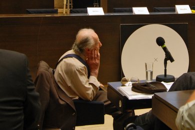 Přednáška Vladimíra Dedečka v podzimním cyklu Matadoři/Matadorky - foto: Petr Šmídek, 2009