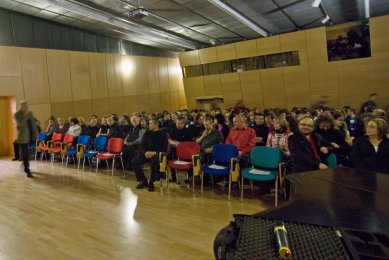 Peter Zumthor: 3 stavby, 4 projekty - Komorní atmosféra přednáškového sálu Krajské vědecké knihovny v Liberci. - foto: Michaela Dlouhá, 2009