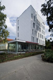 Kamil Mrva architects: Tvorba studia Kamila Mrvy - Hotel Olympia, Kopřivnice - foto: Studio TOAST