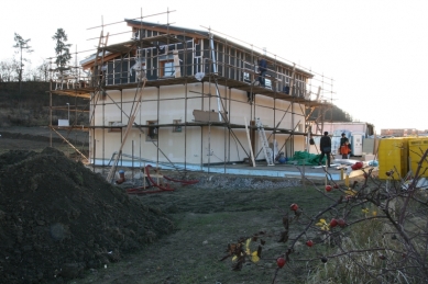 RD Rýmařov postavil pasivní dům s difúzně otevřenou konstrukcí, který vznikl na bázi typového projektu domu Kubis Lumio - Stav z listopadu 2009