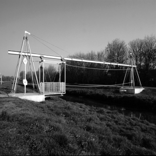 Mirko Baum: About Bees and Screws - <transbordér> Transfer across the river Niers near Mönchengladbach </transbordér> - foto: Vladimír Špaček