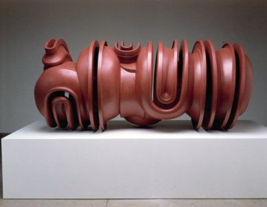 Výstava Tonyho Cragga v Galerii Jiří Švestka - Sinbad, 2000 (84x196x83, bronz, 750kg). - foto: © Galerie Jiří Švestka