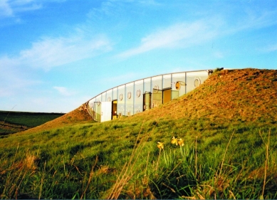 JAN KAPLICKÝ – VLASTNÍ CESTOU - Dům ve Walesu - foto: Centrum současného umění DOX
